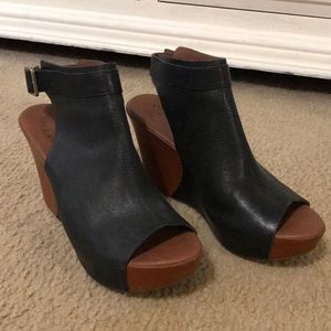 Kork-Ease Black Wedges